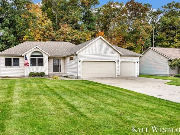1127 S Robinhood Dr, Muskegon, MI 49445