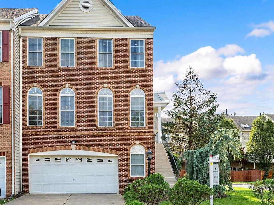 1st image of 22622 Welborne Manor Sq