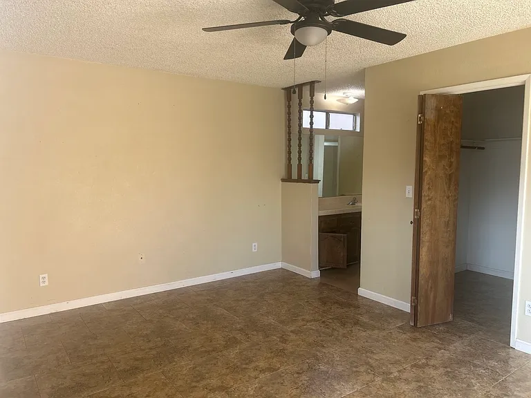 538 E Grove Ave — Photo 4