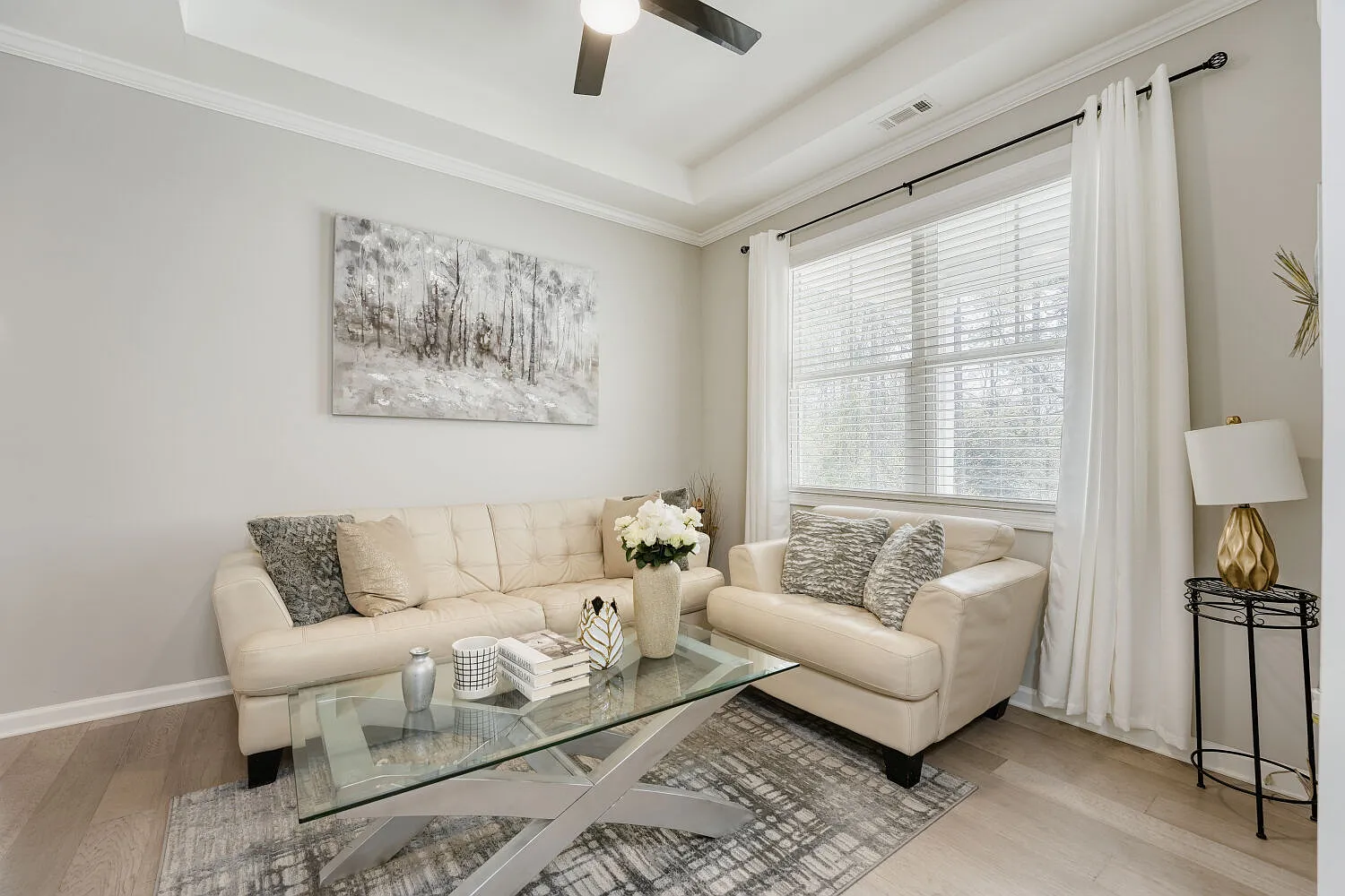 4 bed, 2343 sqft, $2,595 — Photo 2