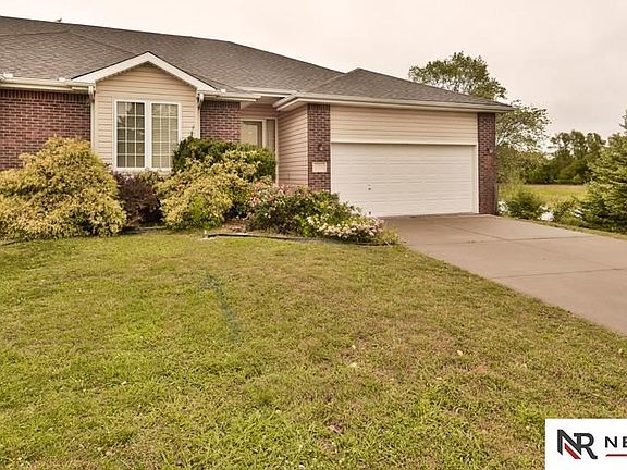 3rd image of 2731 Bay Cir