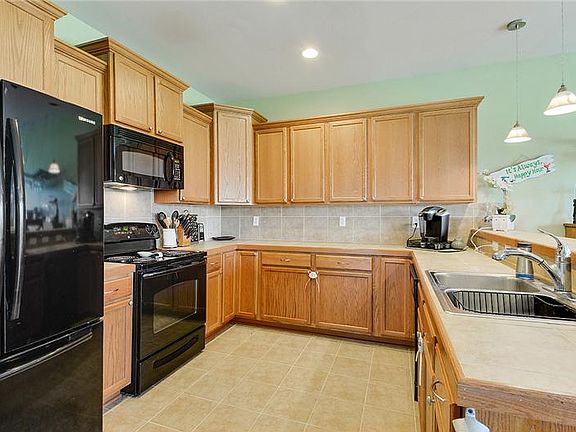 5th image of 13863 Cantebury Ave