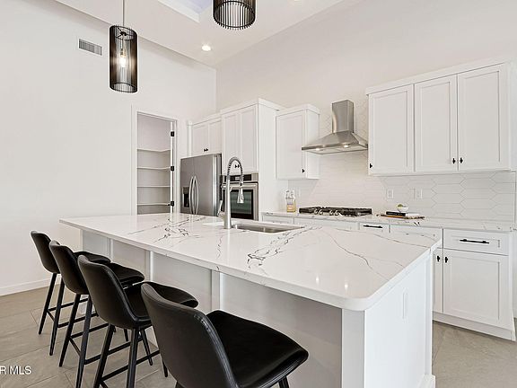 5th image of 961 Ada Ln