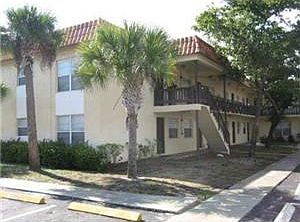 5th image of 401 SW 13th Pl APT 706
