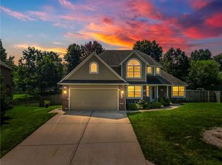 522 NE Leann Dr, Blue Springs, MO 64014