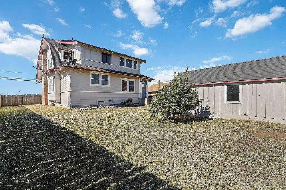 142 Blackburn St — Photo 2