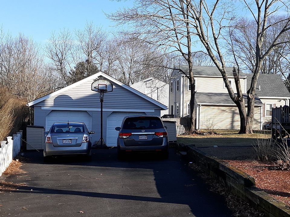 2nd image of 644 School St