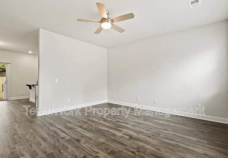 101 Langley Dr #C — Photo 10