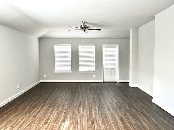 2nd image of 1422 Brindle Dr