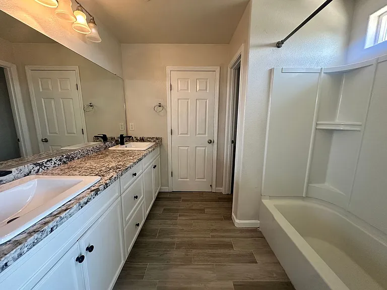3726 N Shady Ct — Photo 10