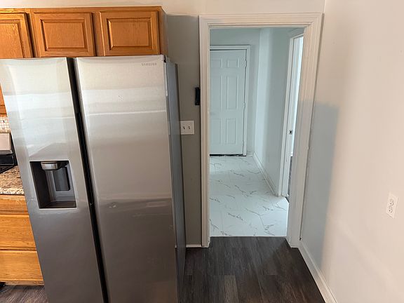 5th image of 21405 Woodside Ave