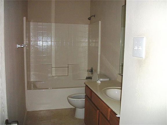 2nd image of 2049 Meadow Park Dr