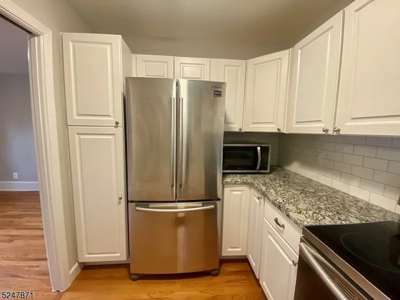 1 bed, 1.0 bath, $1,700 — Photo 4