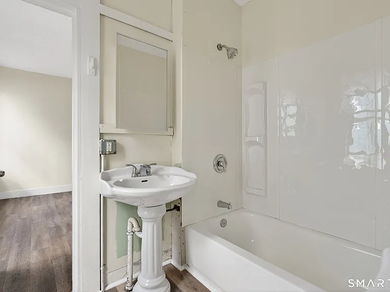27 Beacon St #3 — Photo 17
