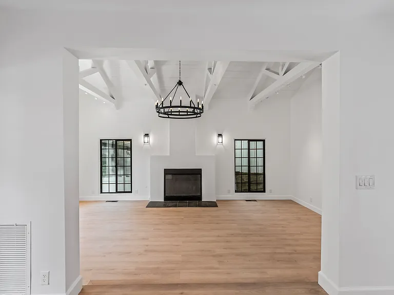 1800 Benedict Canyon Dr — Photo 8