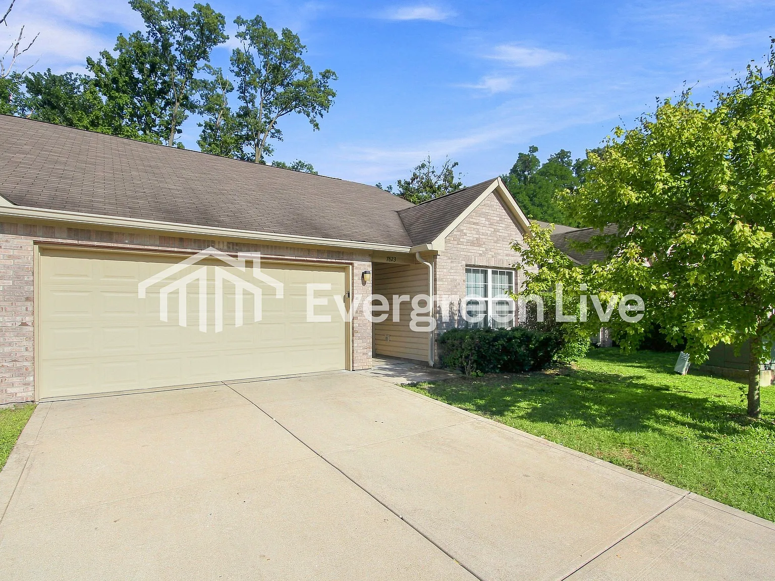 3 bed, 2.0 bath, 1315 sqft, $1,545 — Photo 2