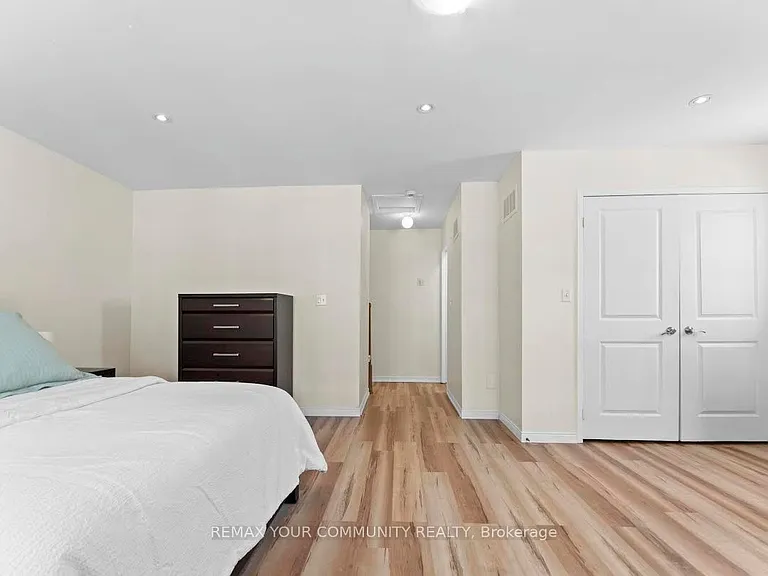 90 Munroe St — Photo 10