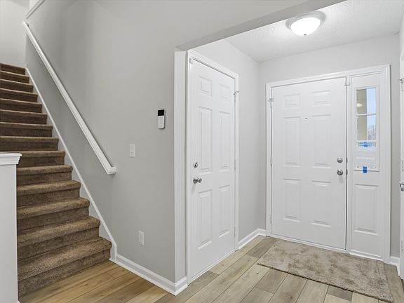 3rd image of 10738 Bellflower Ct