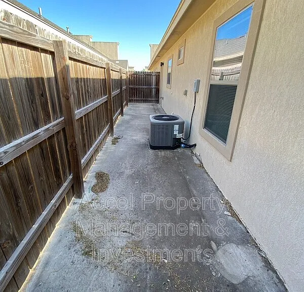 1715 W Smith Dr #4 — Photo 14