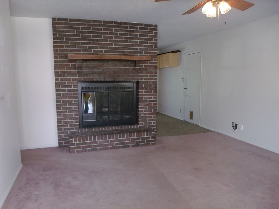 Living Room 14.5x14
