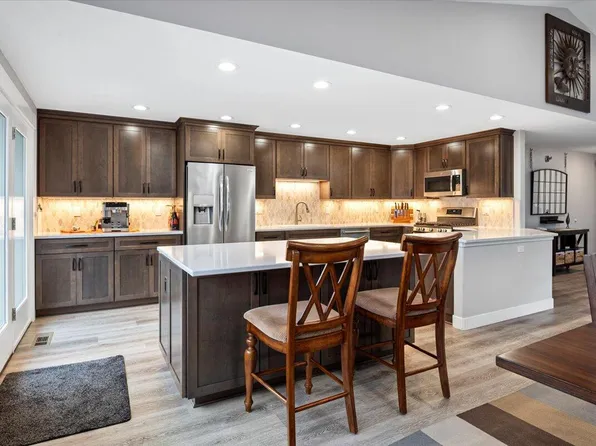 2240 NW Oak Ct, Redmond, OR 97756