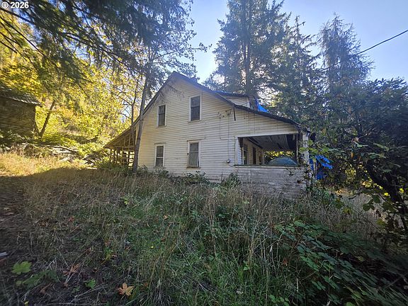 3rd image of 4240 SW Fern Hill Rd