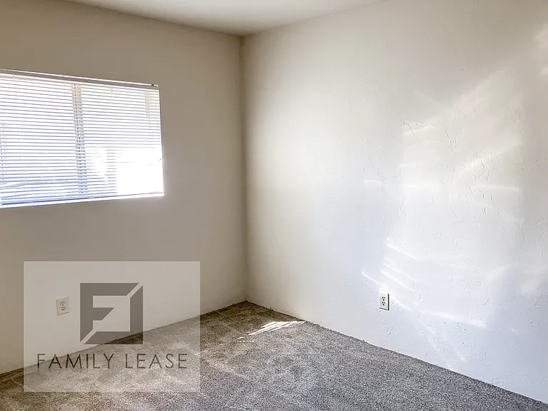 4055 E Bellevue St — Photo 7