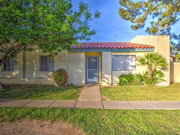 3rd image of 3206 W Loma Ln