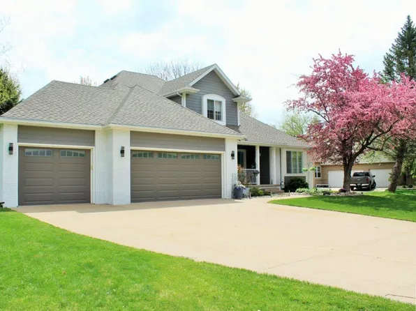 232 Shadow Valley Bnd, Dakota Dunes, SD 57049