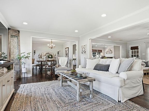 5th image of 2200 Wycliff Ln