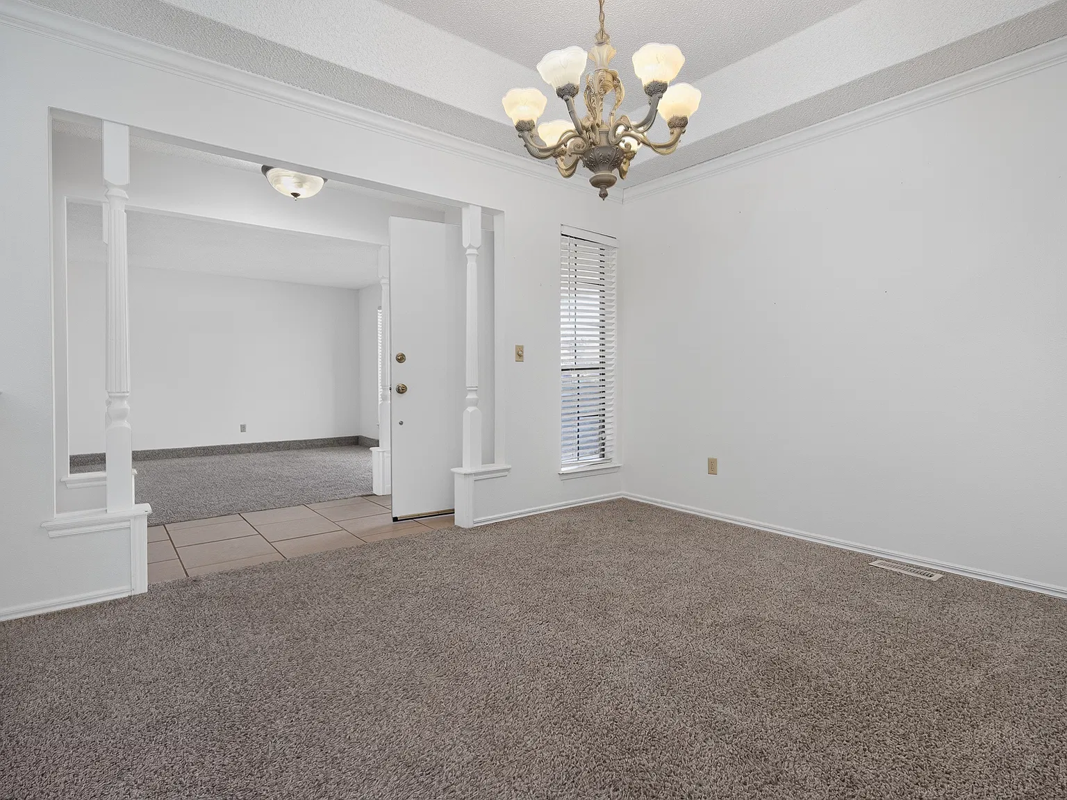 4 bed, 2535 sqft, $2,150 — Photo 4