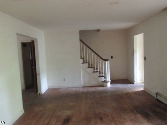 4th image of 109 Pine St