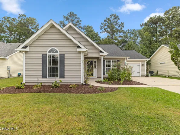 738 Oak Branches Close SE, Belville, NC 28451