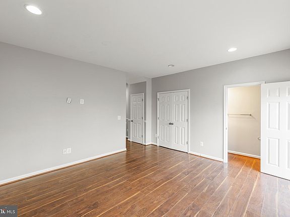 5th image of 104 Pintangle Ct
