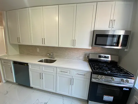 Sold by Winzone Realty Inc | media 5