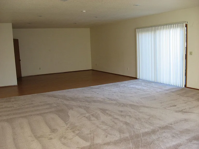 824 Jensen Duplex — Photo 10
