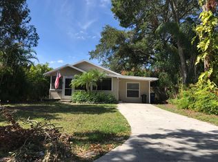 814 35th St W, Bradenton, FL 34205