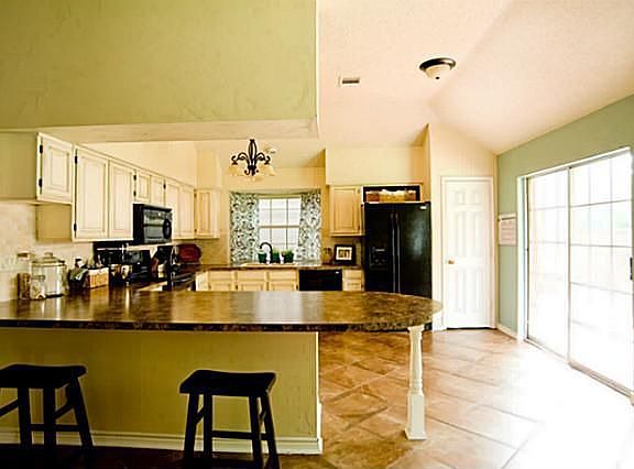 3rd image of 2413 Covington Dr