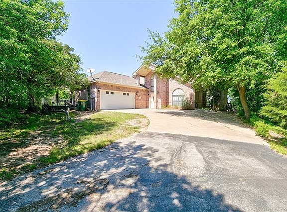 3rd image of 620 Williamsburg Ct