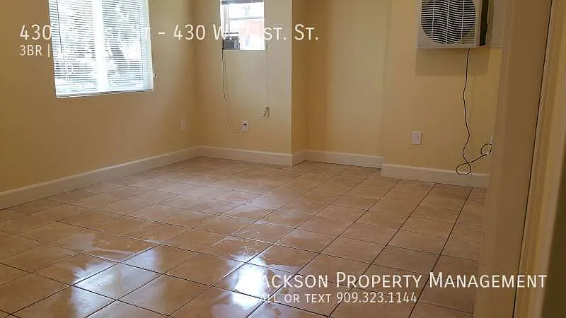 Newly Remodeled 3 Bedroom Unit — Photo 2