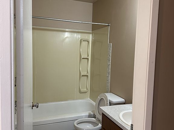 5th image of 9625 156th St NW #302