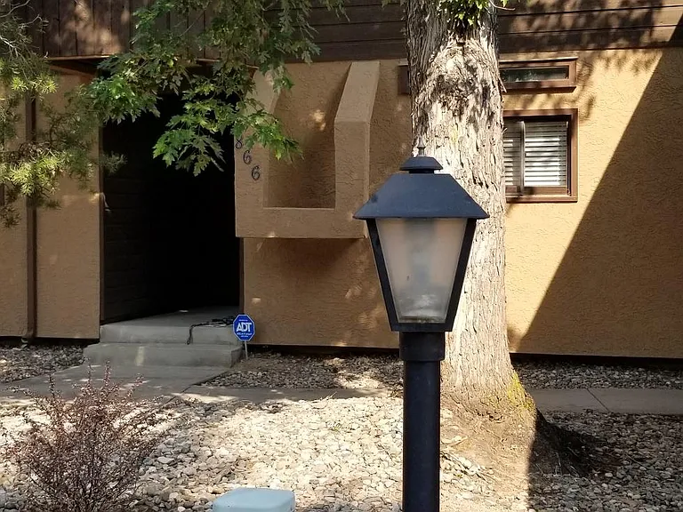866 Pebblewood Dr — Photo 2