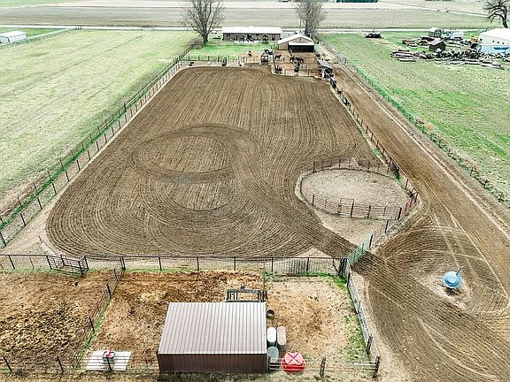 3rd image of 1419 W M Rd