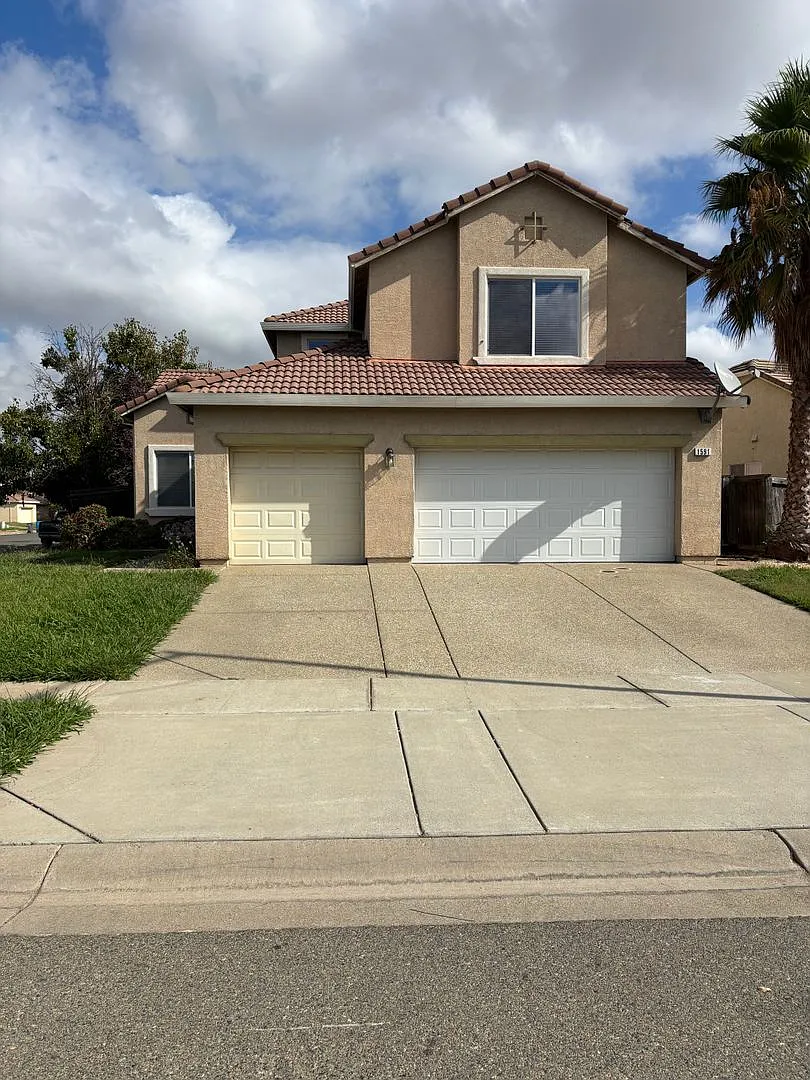 4 Bedroom House In Marysville Coming Soon! — Photo 1