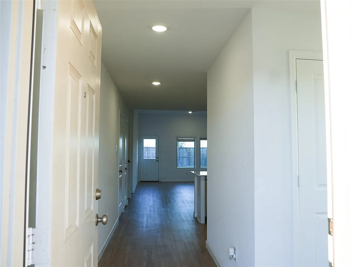 Building Photo - 3210 Spanish Oak Ln