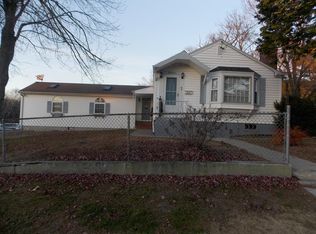 18 Hill St, Acushnet, MA 02743