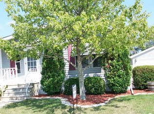 37 Maple Ridge Park, Manteno, IL 60950