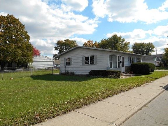 5th image of 722 Laurel St