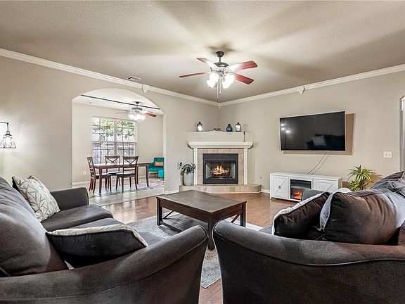 5th image of 1808 SW Sequoia St