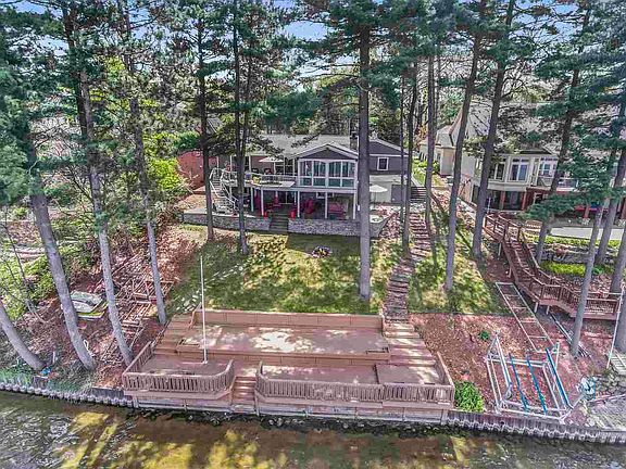 2nd image of 11424 Oakwood Dr